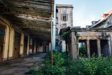 un hotel abandonné. Un ancien hotel abandonné à Luxeuil-les-Bains.