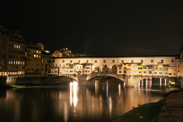 Fototapeta na wymiar ponte Vecchio on river Arno at night, Florence, Italy 