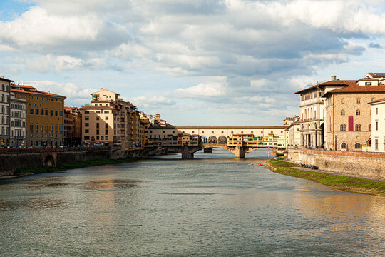 Ponte Vecchio over Arno river in morning Firence