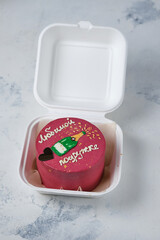 A small bento cake as a holiday gift for a friend. Translation: "Beloved girlfriend"