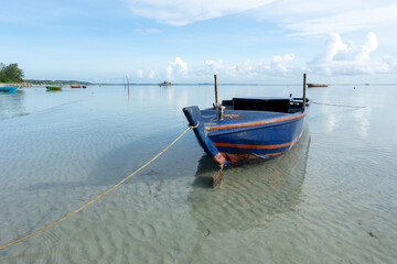 Fototapeta premium boats on the beach