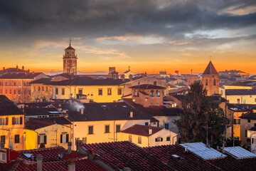 Pisa, Tuscany, Italy Town Skyline - obrazy, fototapety, plakaty