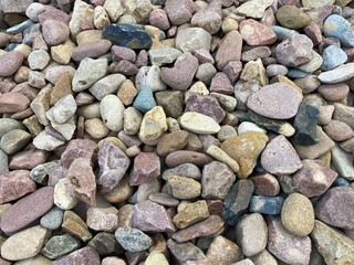 Viele verschiedene bunte Steine