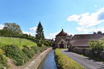 Frankreich - Saint-Suzanne - Spaziergang der Mühlen & Fluss Weiler