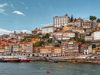 Fototapeta na wymiar Beautiful view of old town Porto, Portugal