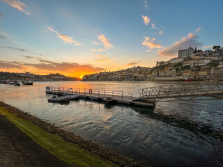 Sunset over Duoro river, Porto Portugal - obrazy, fototapety, plakaty