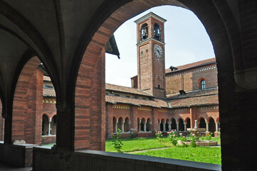 L'abbazia benedettina di Chiaravalle, Milano