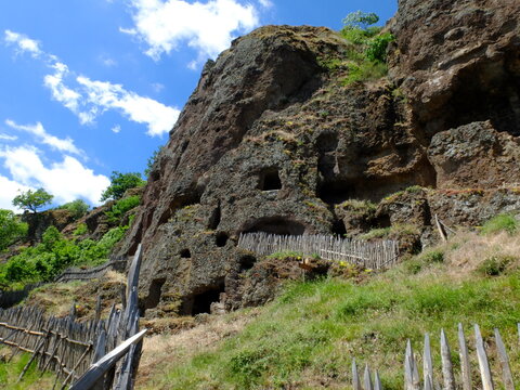Grottes de Jonas (Puy de D&ocirc;me)