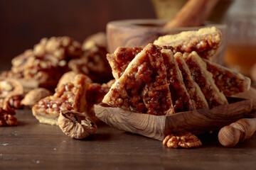 Cookies with walnuts and honey.