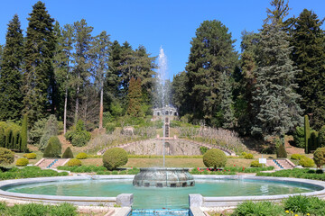 fontana nel parco di villa toeplitz di varese in italia 