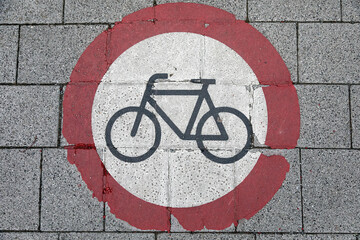 Verbotsschild für Fahrräder