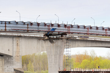 Steel structures of the new bridge.