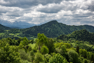Fototapeta na wymiar Panoramic view on Pieniny Mountains range and High Tatras from Palenica in Szczawnica, Poland