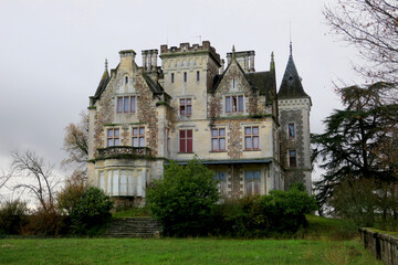 Fototapeta na wymiar Castle of Lachesnaye, Gironde, France