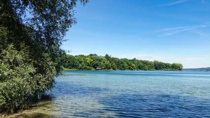 Blick auf die Roseninsel im Starnberger See