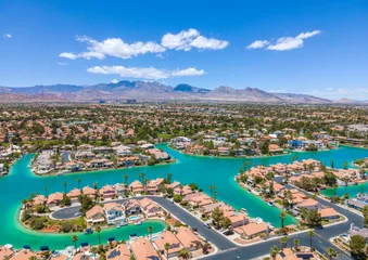Foto auf Acrylglas Antireflex Las Vegas lakefront homes © John