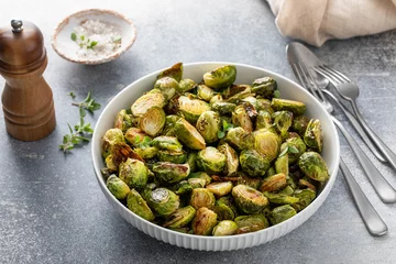 Tuinposter Crispy roasted brussel sprouts with balsamic vinegar © fahrwasser