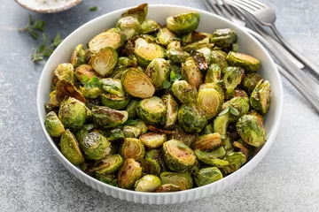 Foto op Aluminium Crispy roasted brussel sprouts with balsamic vinegar © fahrwasser