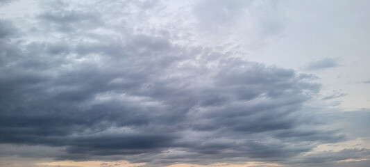 ceu com nuvens escuras 