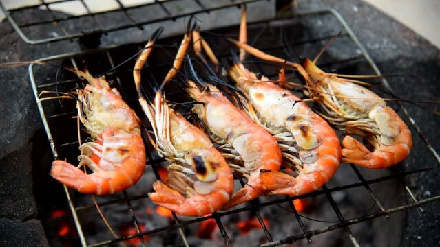 Closeup focus to Grill the  shrimp on stove 