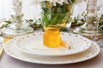 Honey bonbonniere on served for wedding table