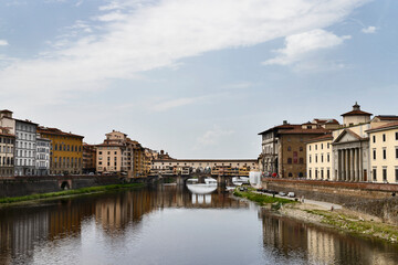 Fototapeta na wymiar Panoramic view of the Ponte Vecchio , Florence