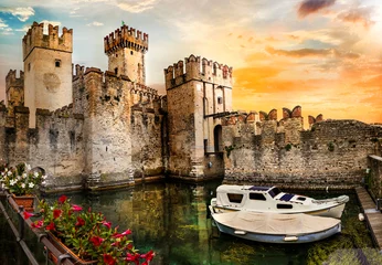 Foto auf Glas Most beautiful medieval castles of Italy - Scaligero Castle in Sirmione. Lake Lago di Garda in north, Lombardy © Freesurf