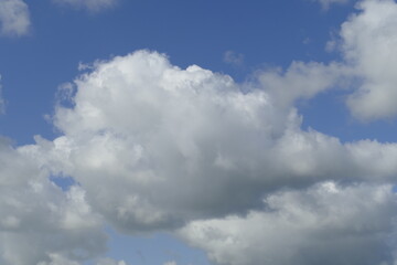 Weisse Quellwolken, Blauer Himmel, Deutschland, Europa