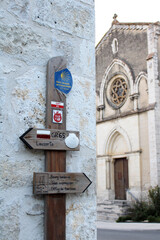 Panneau bois GR65, Lauzerte, Montcuq, itinéraire, chemin de Compostelle