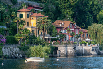 Fototapeta na wymiar Villas on the shore of Lake Maggiore in Cannero Riviera in Italy