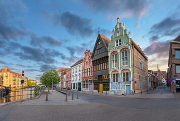 Obraz premium Mechelen, Belgium. Famous old traditional houses on Haverwerf embankment