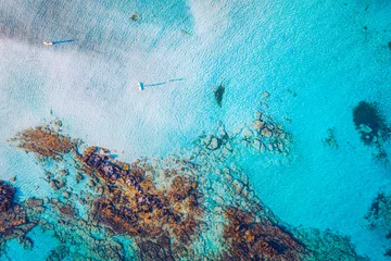 Foto op Plexiglas Elafonissi Strand, Kreta, Griekenland Luchtfoto drone shot van prachtig turquoise strand met roze zand Elafonissi, Kreta, Griekenland. Beste stranden van Middellandse Zee, Elafonissi-strand, Kreta, Griekenland. Beroemd Elafonisi-strand op het eiland van Griekenland, Kreta.