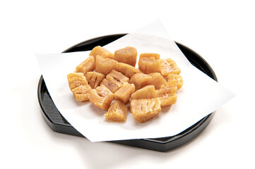 割れた帆立貝の干し貝柱