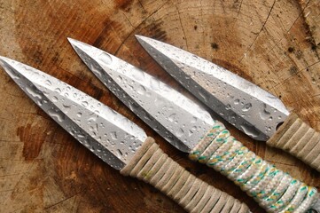 Throwing combat knife for sport and leisure