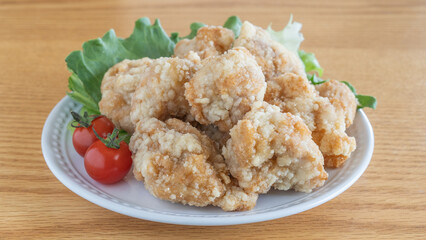 日本の鶏もも肉の唐揚げ