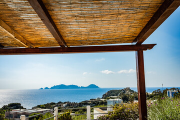 Palmarola vista da Ponza