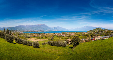 Fototapeta na wymiar Panoramic view over the lake Garda, seen from Manerba, Italy