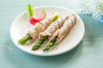 アスパラの肉巻き