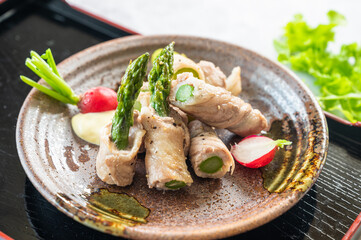 アスパラの肉巻き