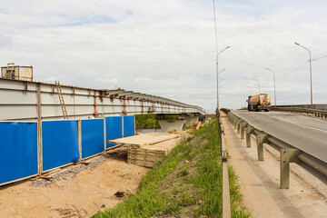 Construction of a new bridge next to the old one.