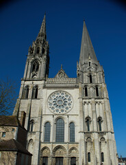 Fototapeta na wymiar cathédrale de chartres-France- Entrée