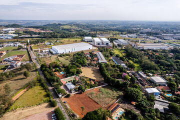 Vista aérea da cidade de Valinhos localizada no interior de São Paulo. Brasil, 2022.