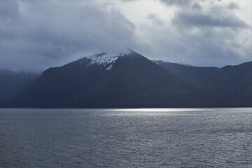 Fototapeta na wymiar lake in the mountains, Alaska