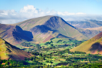Lake District National Park, Cumbria, England. Southwest to Cat Bells, Robinson and Newlands Valley. Summer morning - obrazy, fototapety, plakaty