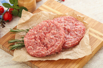 Raw pork cutlet for burger