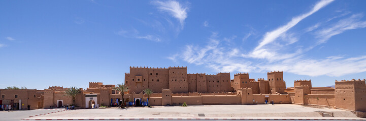 Vista general de la casba Taourirt en Ouarzazate (Marruecos) - obrazy, fototapety, plakaty