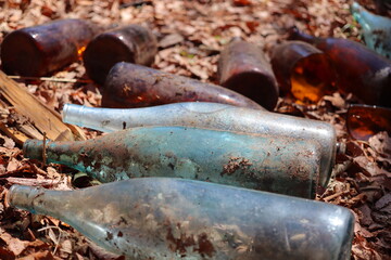 ポイ捨て　空き瓶　飲酒　ゴミ