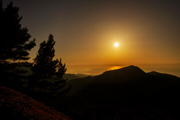 Zachód słońca w górach, wyspa Majorka, Hiszpania.