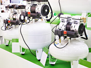 Medical piston compressors