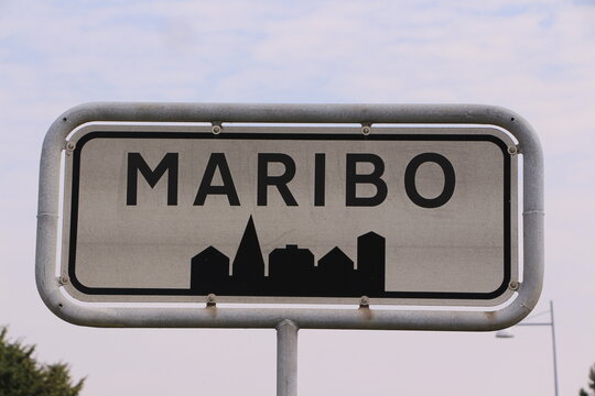 Ortsschild von Maribo im S&uuml;den D&auml;nemarks	